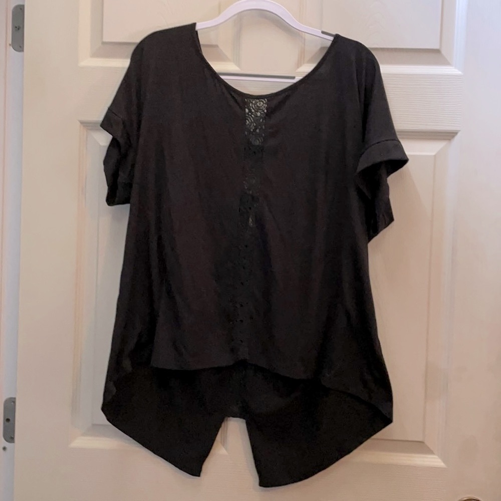 EUC RomanFashion Black Top, Open Back w/ Bow Top & Split Shirttails, Size 3x